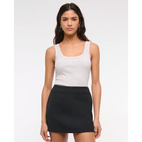 Abercrombie and fitch black scarlett mini skort high rise - size medium - Picture 1 of 6